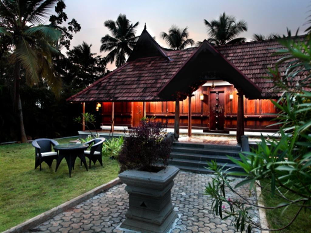 Vasundhara Sarovar Premiere Alappuzha Exterior photo