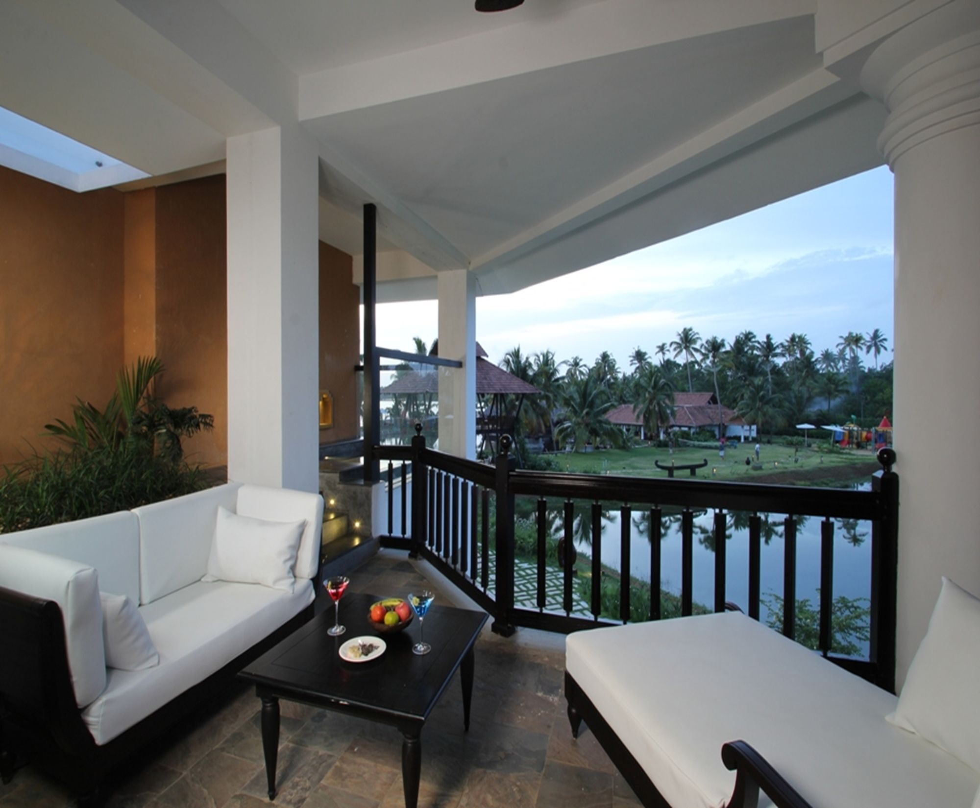 Vasundhara Sarovar Premiere Alappuzha Exterior photo